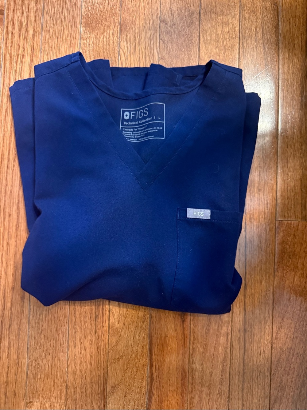3 sets Women’s Figs scrubs - Picture 6 of 7
